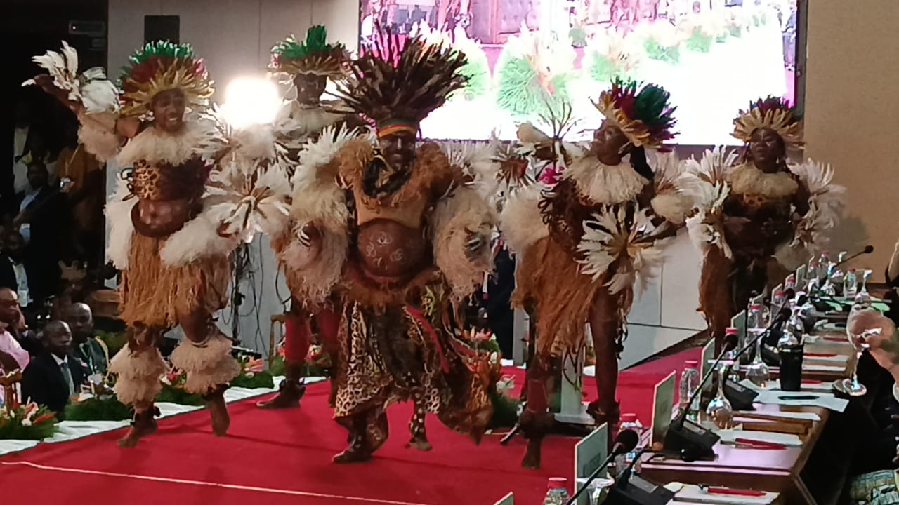 L'AIRE CULTURELLE FANG-BETI A CM14